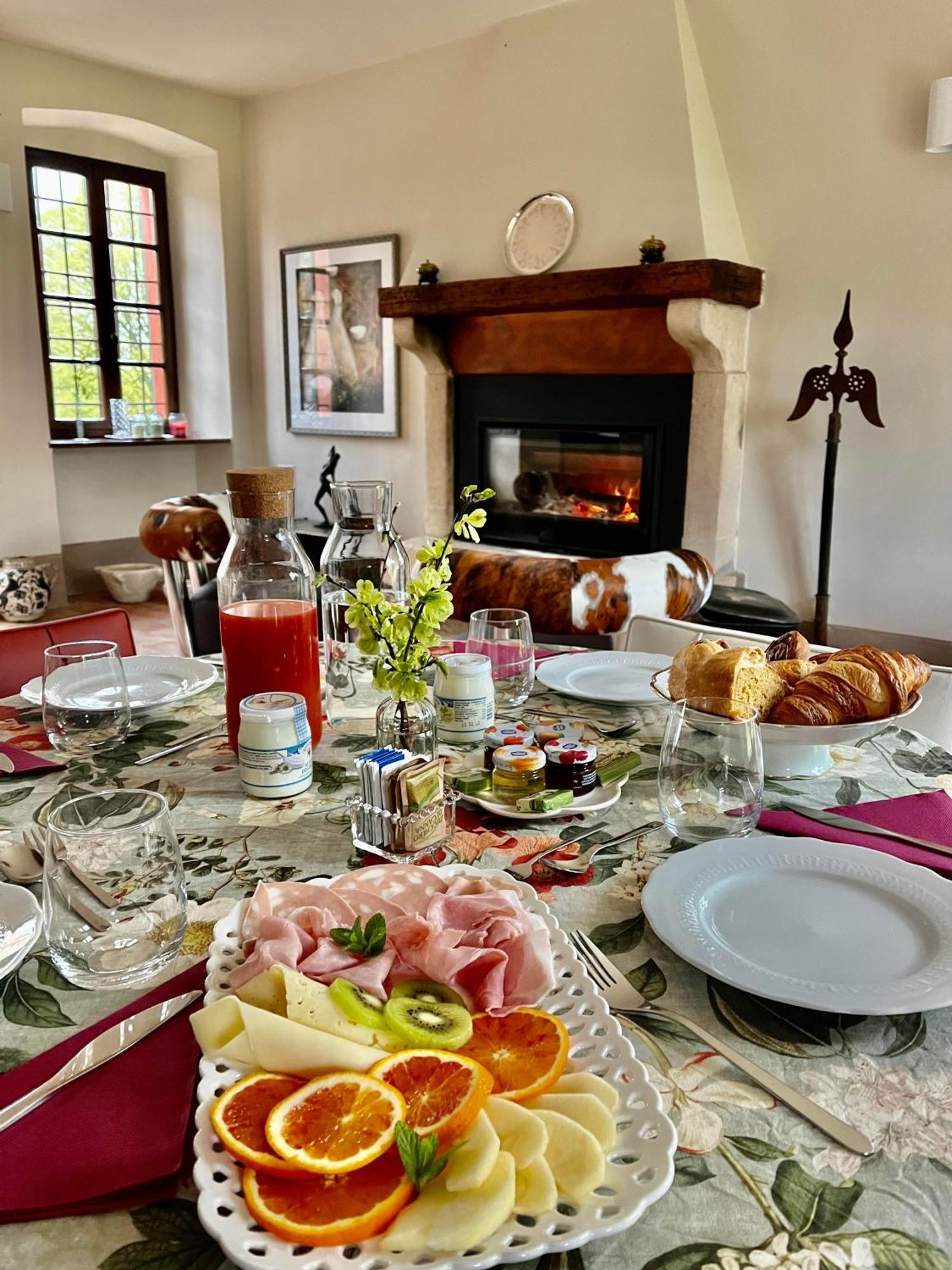 Le Mansarine Charme B&B Castellaro  Extérieur photo